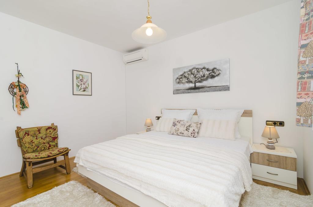 Apartment Nadine Okuklje Eksteriør bilde