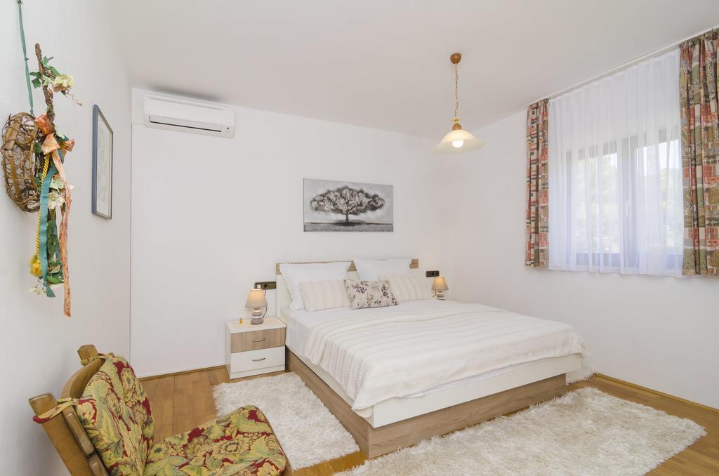 Apartment Nadine Okuklje Eksteriør bilde